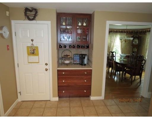 25 White Oak Ln, Fall River, MA 02722 photo 6
