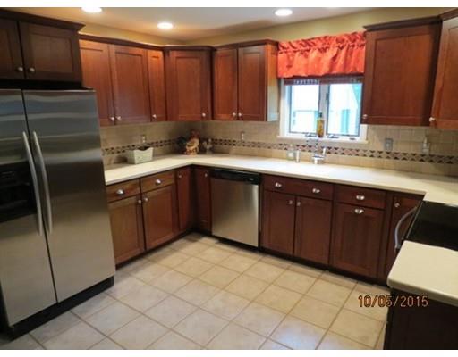 25 White Oak Ln, Fall River, MA 02722 photo 4