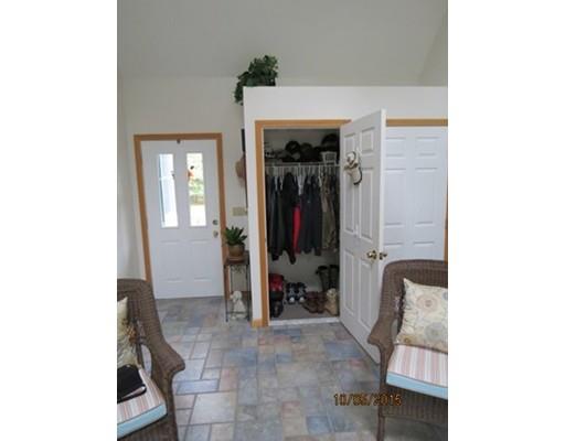 25 White Oak Ln, Fall River, MA 02722 photo 3