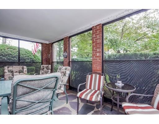 36 Shefford St, Springfield, MA 01107 photo 12