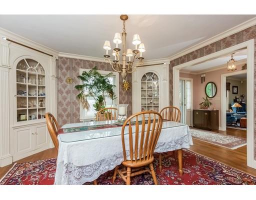 36 Shefford St, Springfield, MA 01107 photo 9