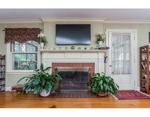 36 Shefford St, Springfield, MA 01107 photo 6