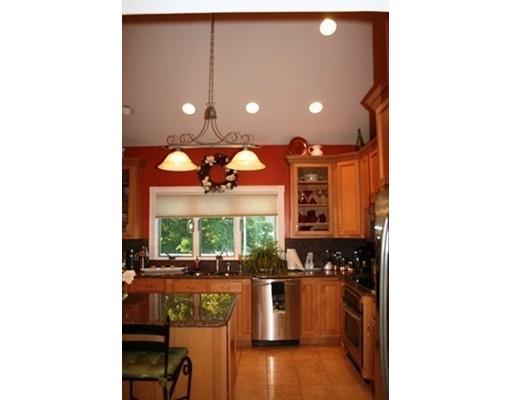 35 Crescent Ave, Saugus, MA 01906 photo 7