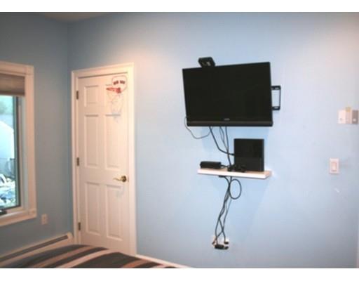 35 Crescent Ave, Saugus, MA 01906 photo 17