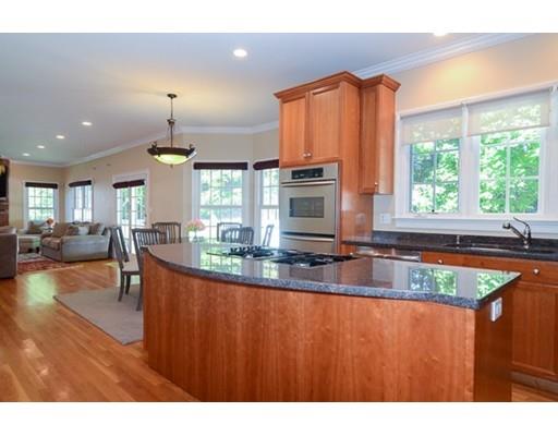 56 Pilgrim Rd, Wellesley, MA 02481 photo 3