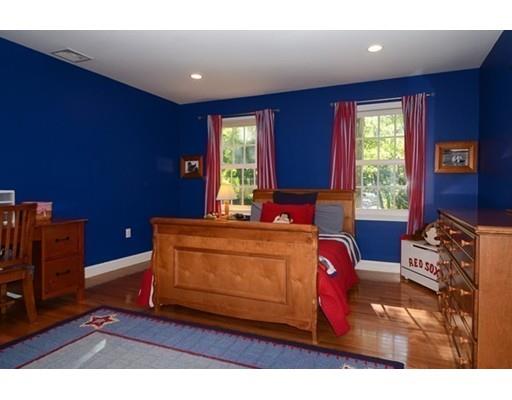 56 Pilgrim Rd, Wellesley, MA 02481 photo 10
