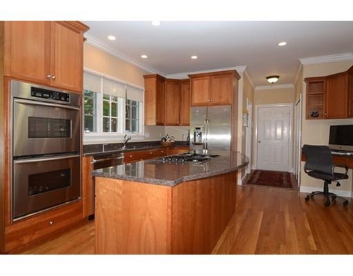 56 Pilgrim Rd, Wellesley, MA 02481 photo 5