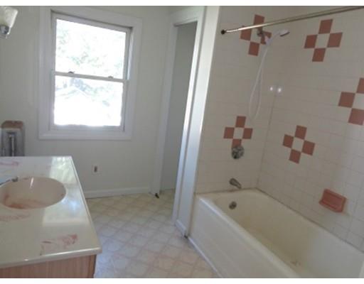 280 Lexington St, Springfield, MA 01104 photo 6