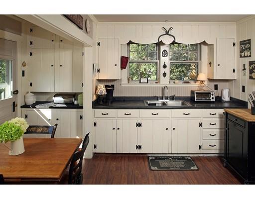 28 Thompson Ave, Hingham, MA 02043 photo 2