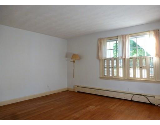 77 Winding Ln, Springfield, MA 01118 photo 17