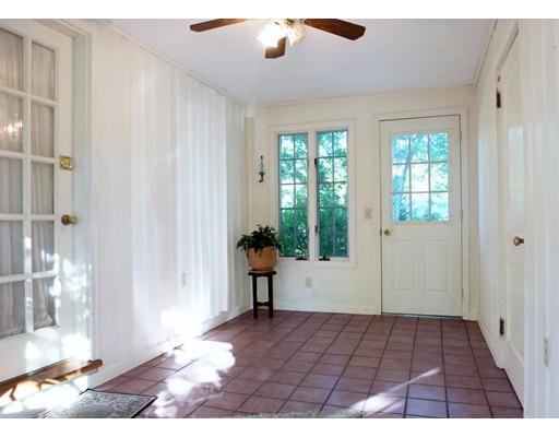 77 Winding Ln, Springfield, MA 01118 photo 4