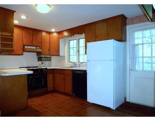 77 Winding Ln, Springfield, MA 01118 photo 11