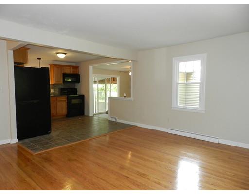 800 Grayson Dr, Springfield, MA 01119 photo 4