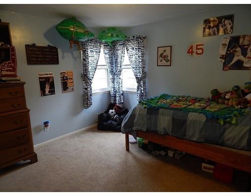 34 Calvin St, Chicopee, MA 01013 photo 8