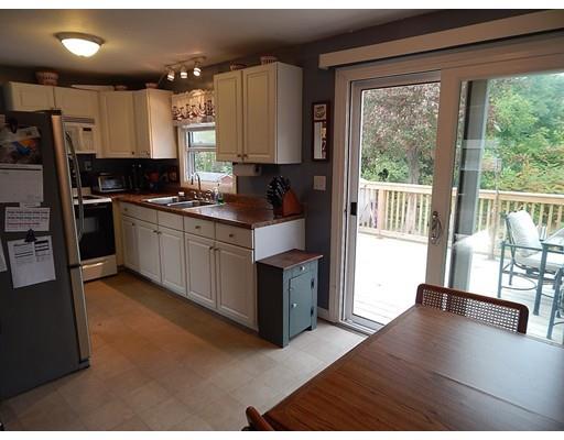 34 Calvin St, Chicopee, MA 01013 photo 3