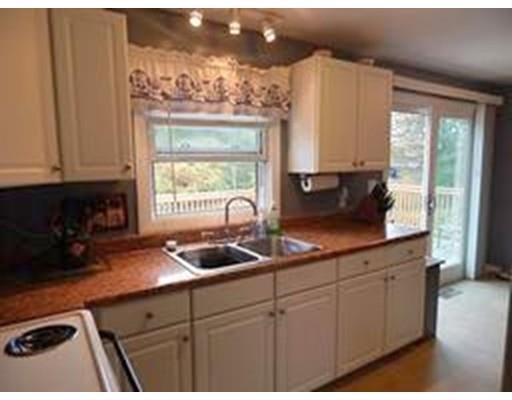34 Calvin St, Chicopee, MA 01013 photo 1