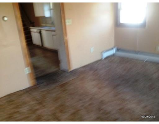 70 Mott St, Fall River, MA 02721 photo 4