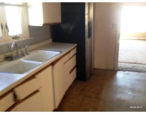 70 Mott St, Fall River, MA 02721 photo 3