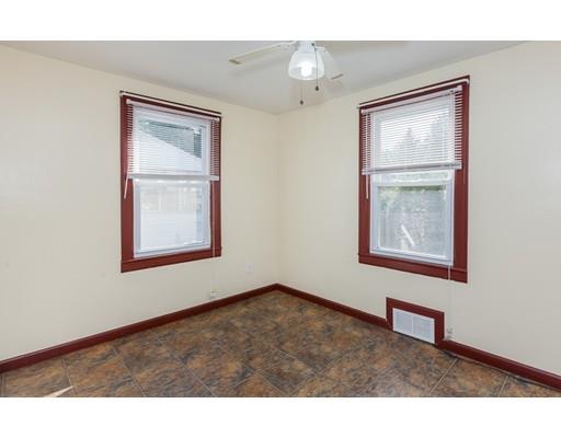 13 Campechi St, Springfield, MA 01104 photo 7