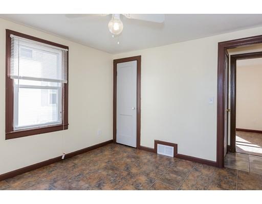 13 Campechi St, Springfield, MA 01104 photo 8