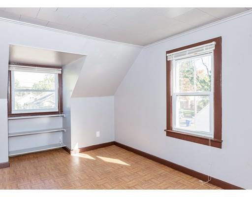 13 Campechi St, Springfield, MA 01104 photo 9