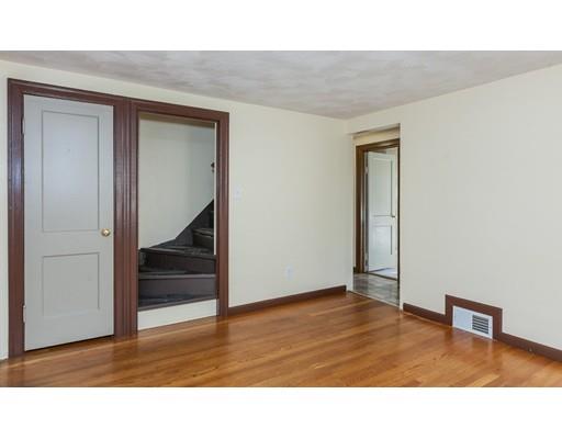 13 Campechi St, Springfield, MA 01104 photo 6
