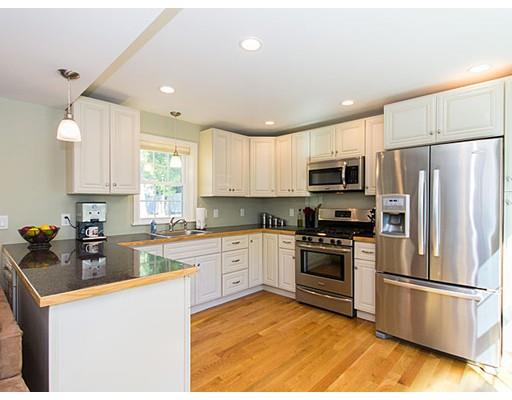 60 Bow St, Stoneham, MA 02180 photo 5