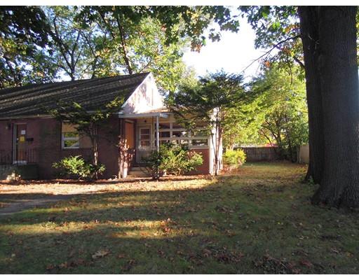 155 Lang St, Springfield, MA 01104 photo 3
