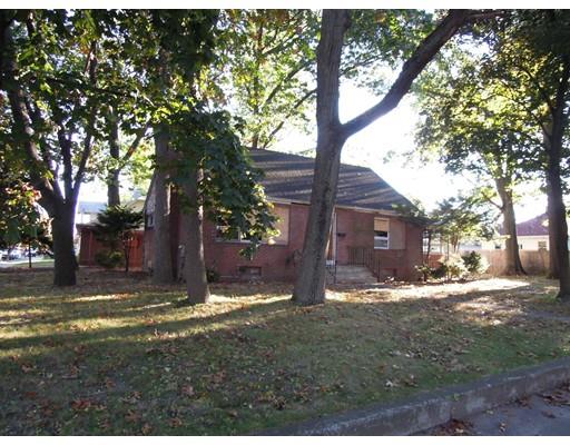 155 Lang St, Springfield, MA 01104 photo 2