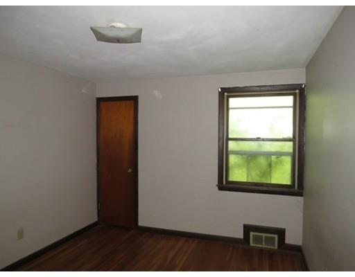 46 Middlebrook Dr, Springfield, MA 01129 photo 13