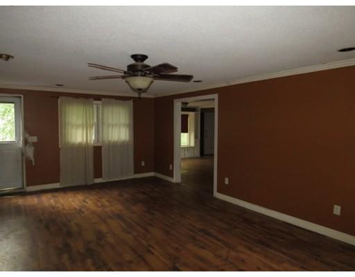 46 Middlebrook Dr, Springfield, MA 01129 photo 3