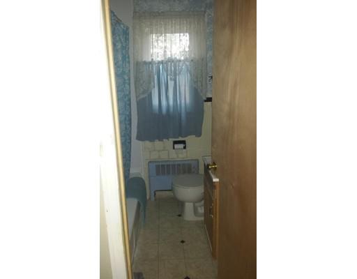 22 Grattan St, Springfield, MA 01119 photo 12