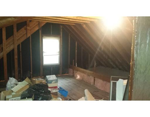 22 Grattan St, Springfield, MA 01119 photo 4