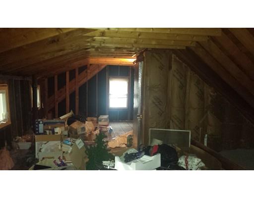 22 Grattan St, Springfield, MA 01119 photo 3