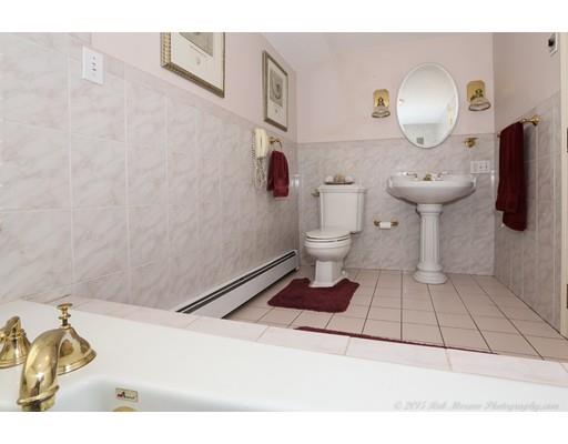 2 Harwick Rd, Wakefield, MA 01880 photo 16