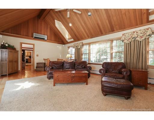 2 Harwick Rd, Wakefield, MA 01880 photo 10