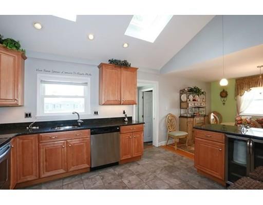 24 Summer Dr, Saugus, MA 01906 photo 4