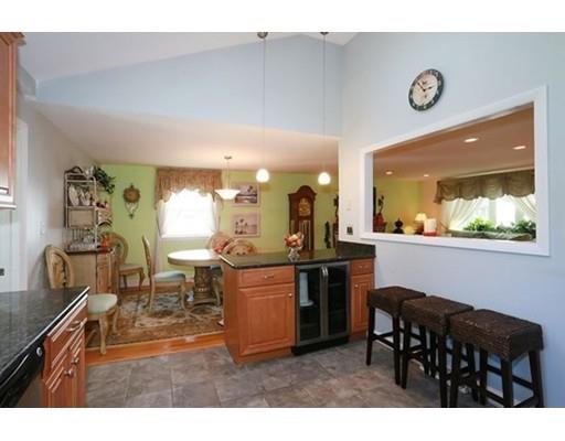 24 Summer Dr, Saugus, MA 01906 photo 6