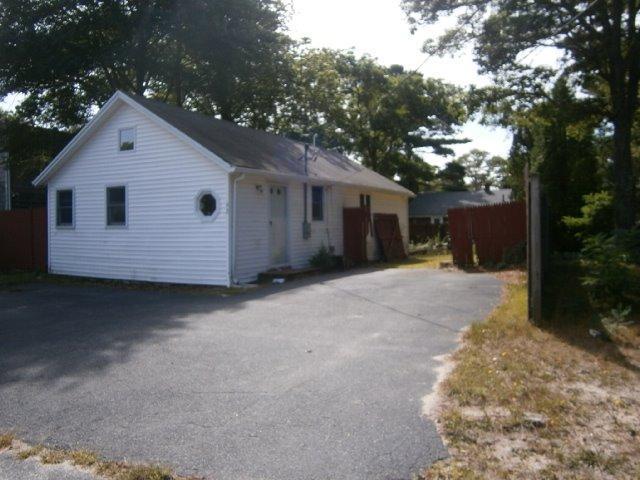 42 Algonquin St, Wareham, MA 02571 photo 1