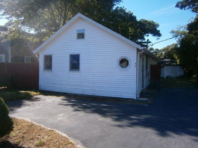 42 Algonquin St, Wareham, MA 02571 photo 2