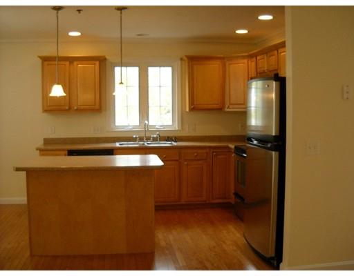 21 Third St #D, Webster, MA 01570 photo 2