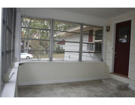 81 Colonial Rd, Lawrence, MA 01843 photo 4