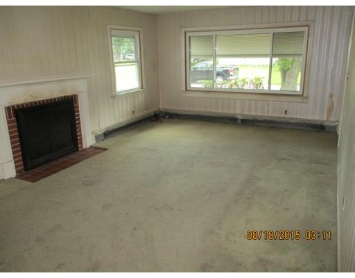 28 Graham St, Springfield, MA 01119 photo 5