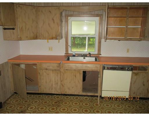 28 Graham St, Springfield, MA 01119 photo 6