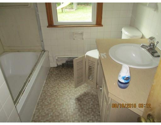 28 Graham St, Springfield, MA 01119 photo 9