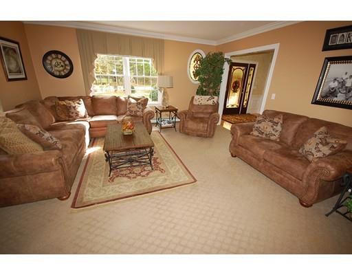 31 Talbott Farm Dr, Mendon, MA 01756 photo 5
