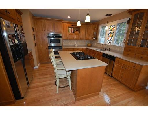 31 Talbott Farm Dr, Mendon, MA 01756 photo 9
