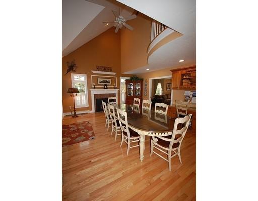 31 Talbott Farm Dr, Mendon, MA 01756 photo 12