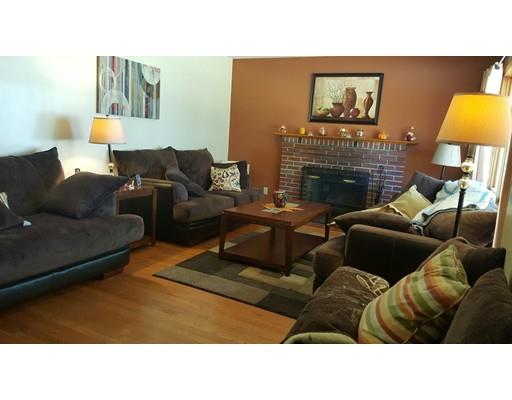 97 Bremen St, Springfield, MA 01108 photo 2