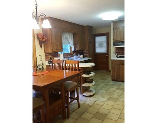 97 Bremen St, Springfield, MA 01108 photo 6